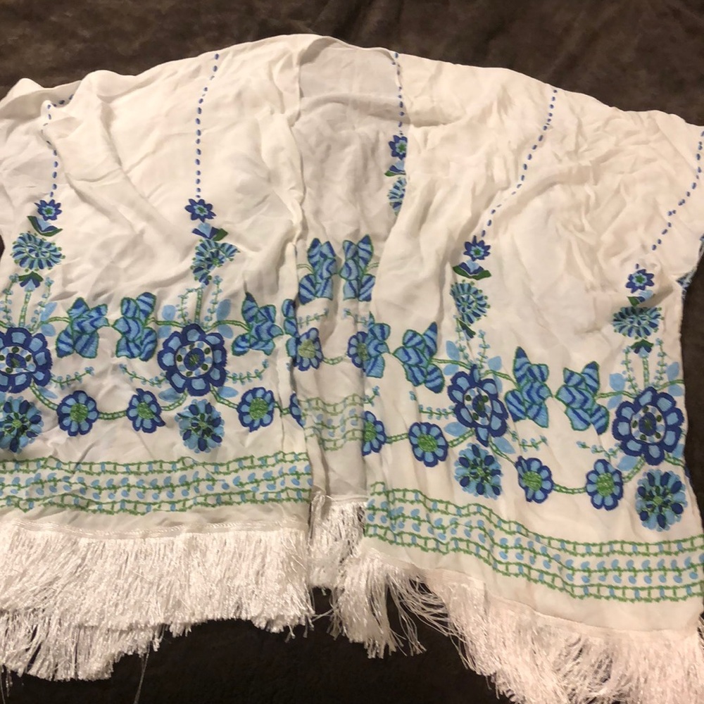 Super cute 🥰 fringe cardigan - GENTLY USED! - Picture 2 of 4